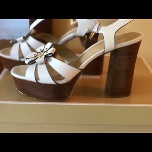 White Michael Kors Platform Heel 👡